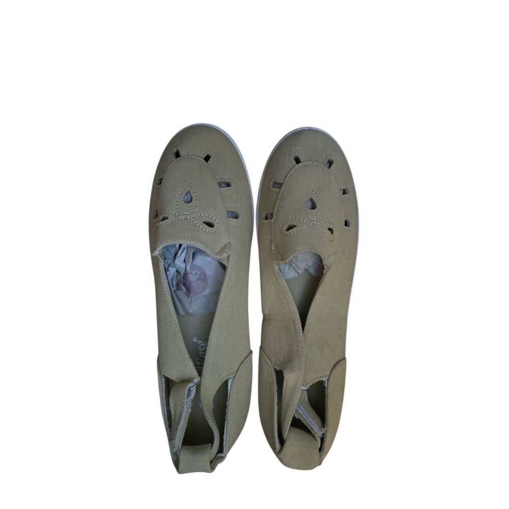 Women’s Comfort Ease  Tan Canvas SlipOn Everyday Casual Comfort Shoes Size 8.5